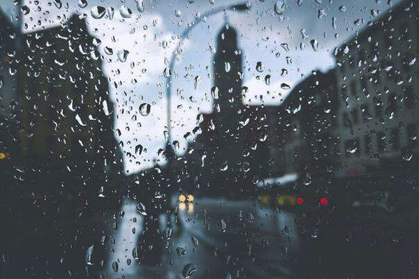 紅外熱像儀完美解決雨天行車痛點